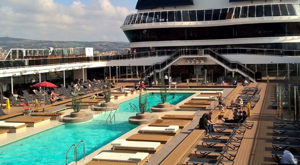 opzioni di intrattenimento piscina